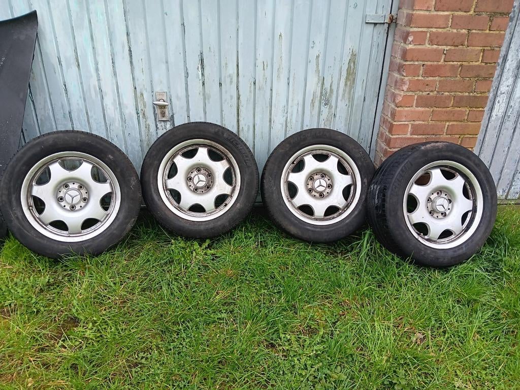 5 jantes 5112 par 16, Pneu(s)