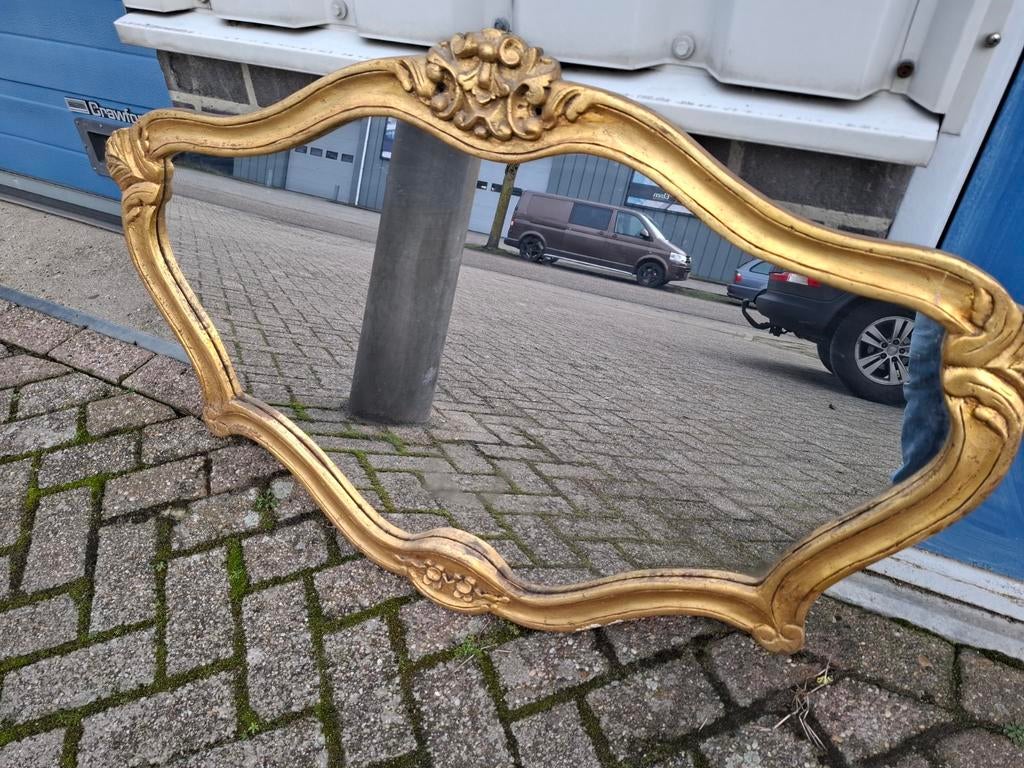 Antieke wandspiegel, Enlèvement