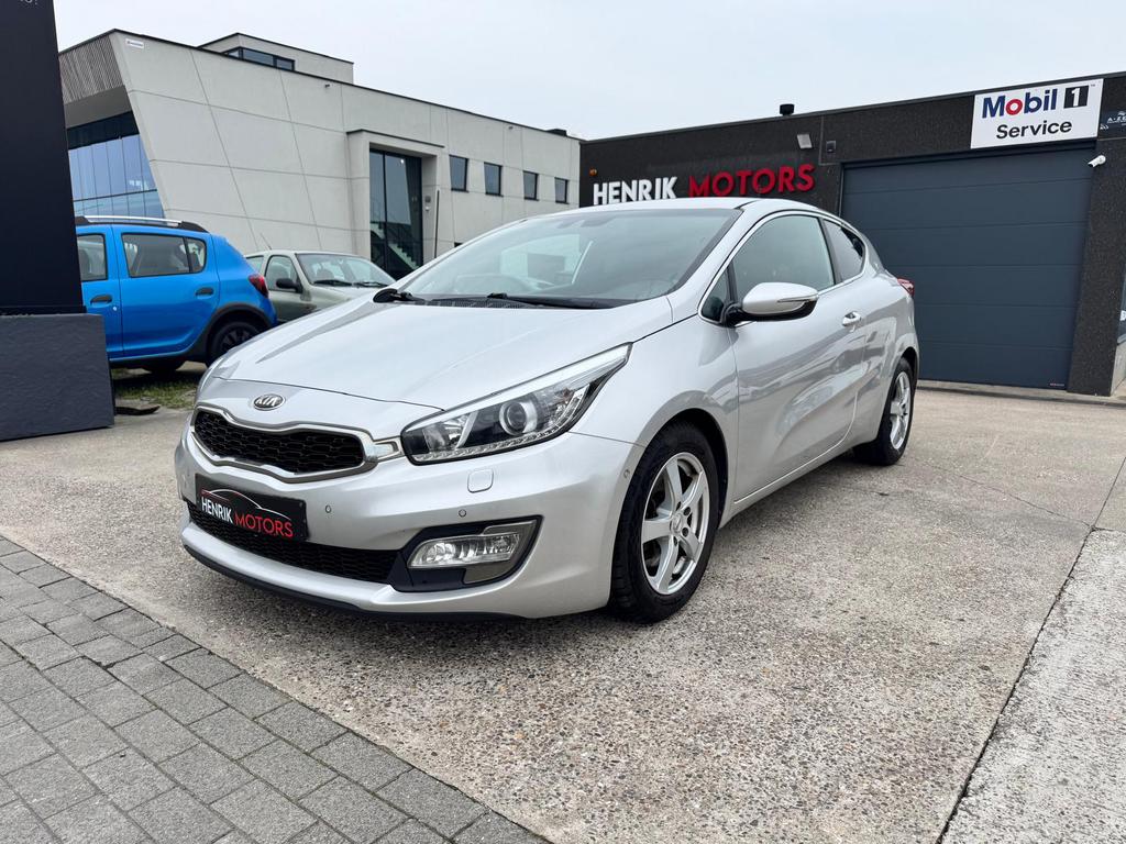 Kia Ceed 1.6i •Navi• •Cruise• •Camera• PROPERE STAAT, Auto's, Kia, Bedrijf, (Pro) Cee d, Te koop, Benzine