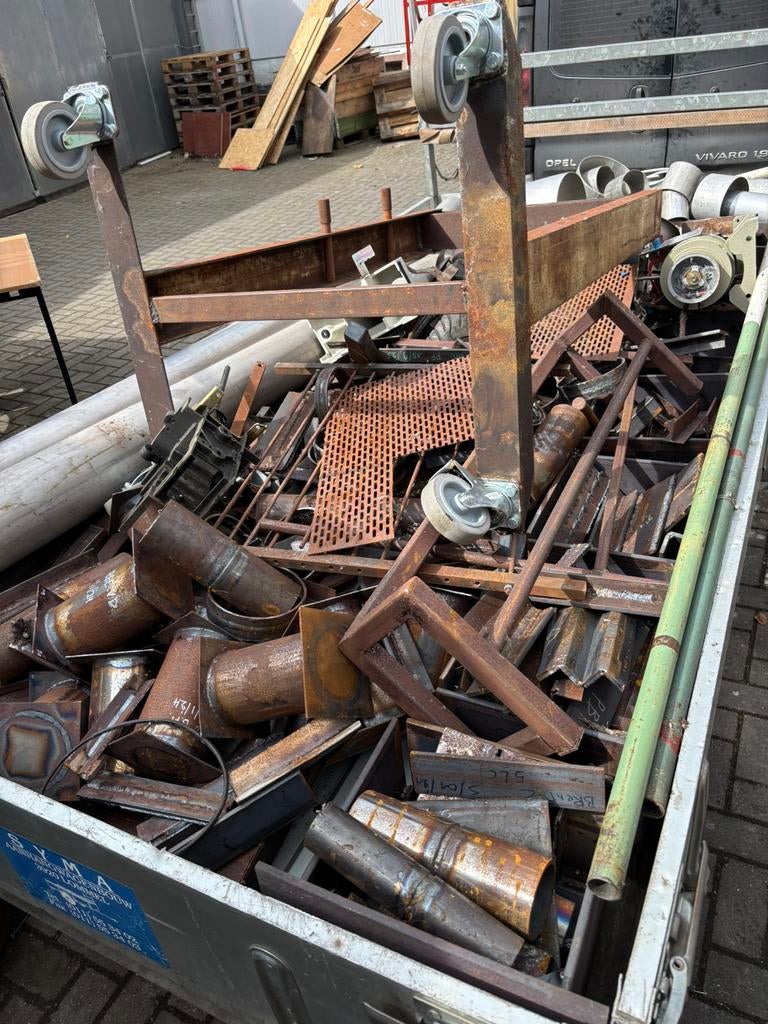 Ophaling oud ijzer, Ophalen, Zo goed als nieuw, Aluminium