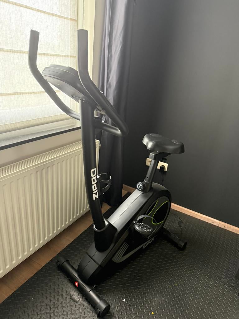 Diverse fitness materialen, Sport en Fitness, Fitnessapparatuur, Zo goed als nieuw, Hometrainer, Ophalen