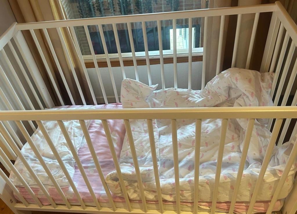 Kinderbed met matras, kussen, donsdeken, Kinderen en Baby's, Ophalen