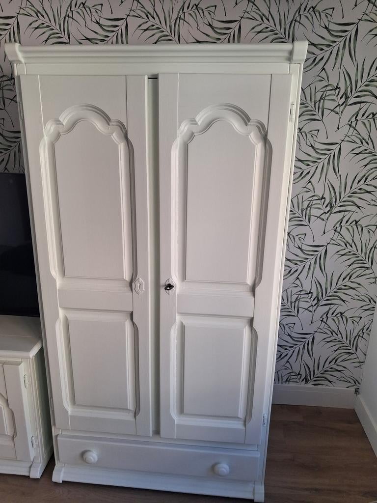 Kleerkast dressoir, Ophalen