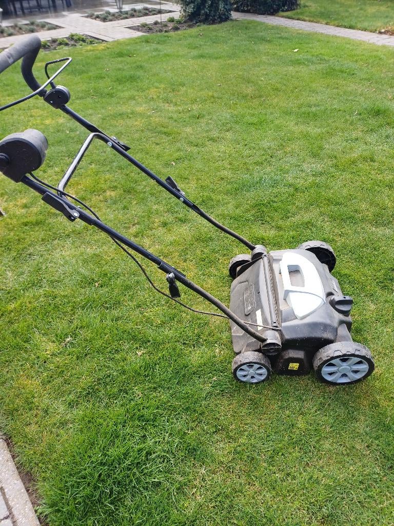 verticuteermachine, Tuin en Terras, Verticuteermachines, Ophalen, Zo goed als nieuw, Elektrisch