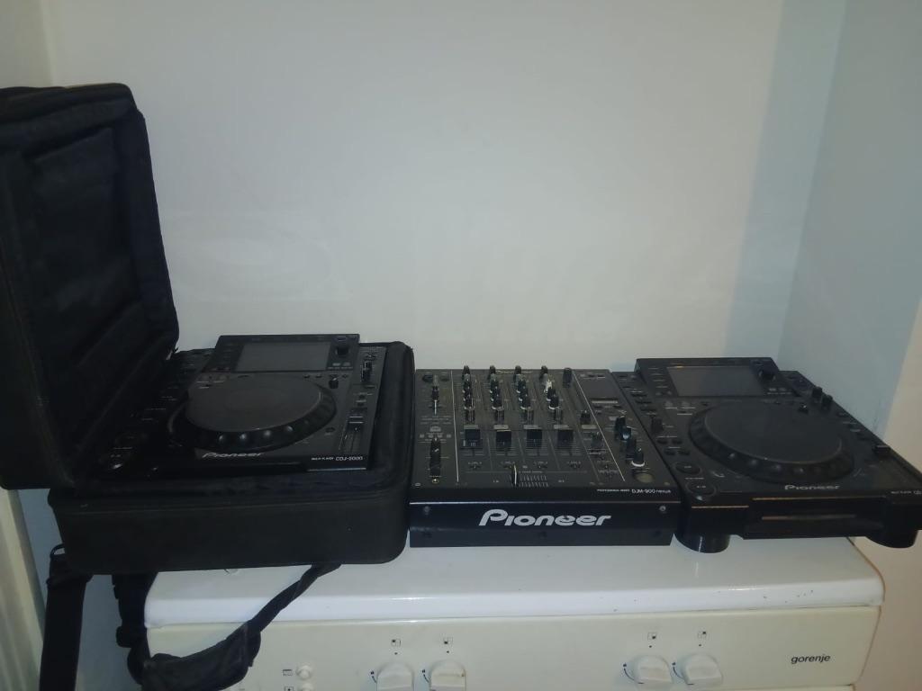 DJ set et platines, Diensten en Vakmensen, Muzikanten, Artiesten en Dj's, DJ