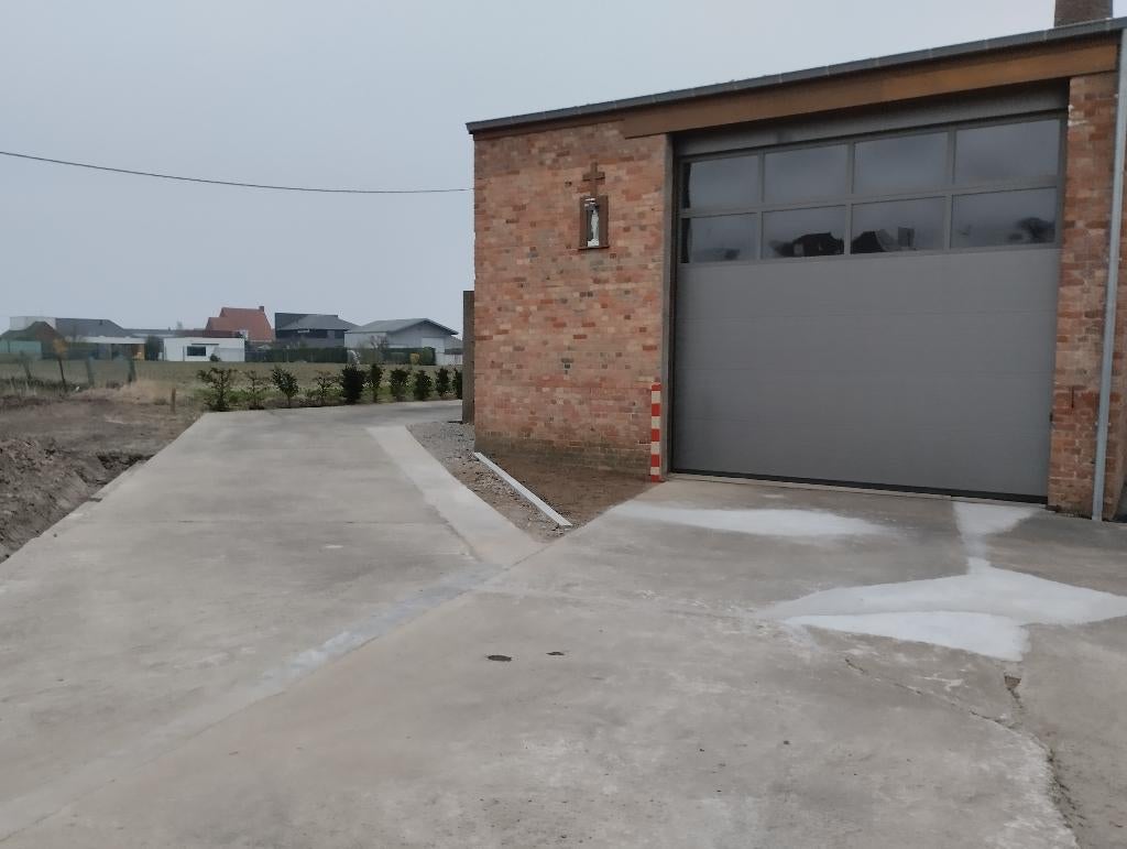 Ardooie, (bij Roeselare) Te Huur: Magazijnen van 140 en 20m², Zakelijke goederen, Stock en Retail | Partijen goederen, Overige categorie