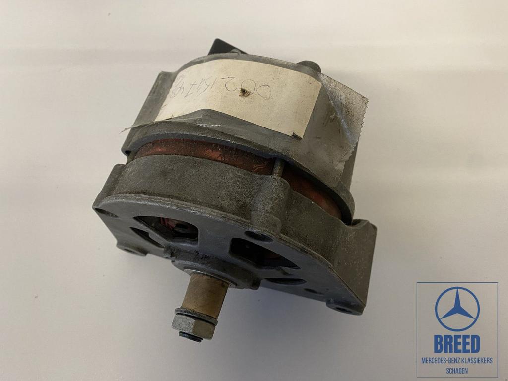 NOS Dynamo Bosch 35A 14V voor Mercedes-Benz R107 W115 W116 W, -, Nieuw, Ophalen of Verzenden, -