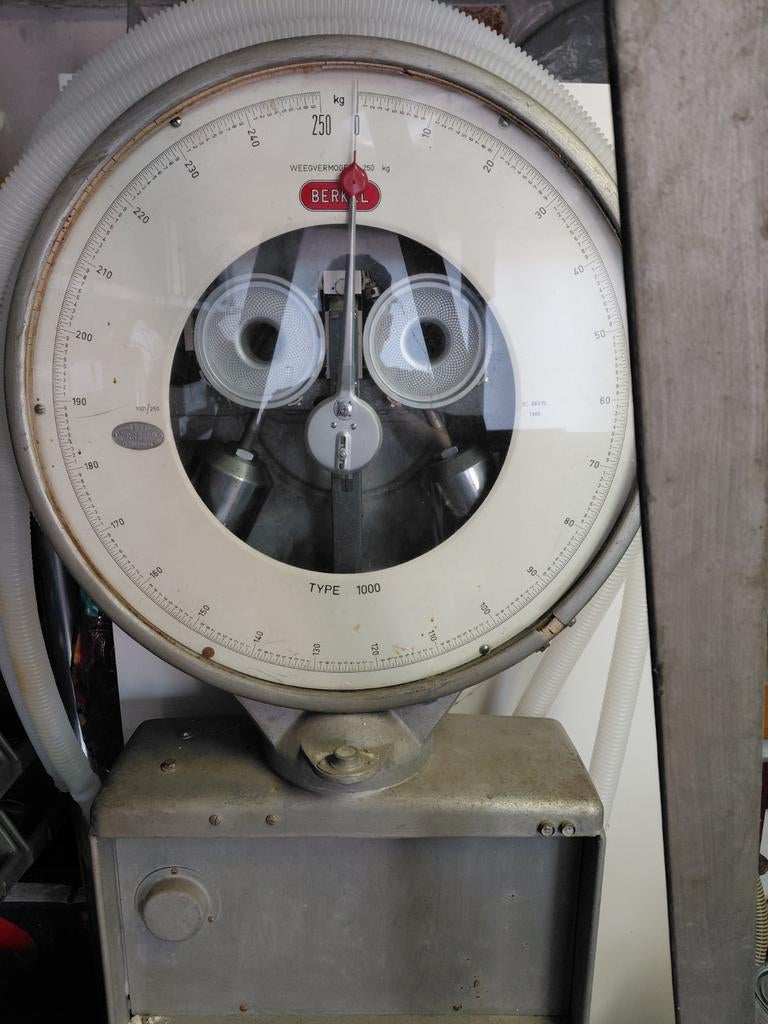 Berkel weegschaal, Ophalen