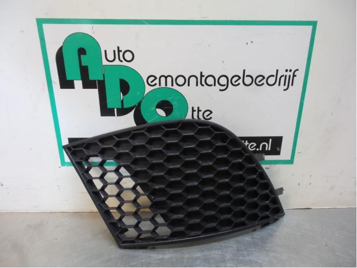 Pare-chocs grille d'un Seat Ibiza (Ibiza 02-), Autos : Pièces & Accessoires, Carrosserie & Tôlerie, Pare-chocs, Utilisé, 3 mois de garantie