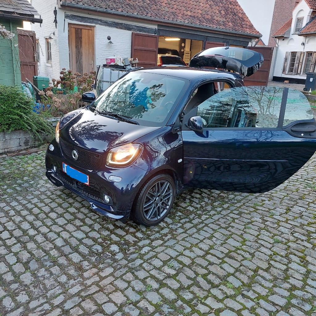 Blauwe Smart fortwo Brabus style, Autos, Smart, Achat, Euro 6, 2 places, Entretenue par le concessionnaire