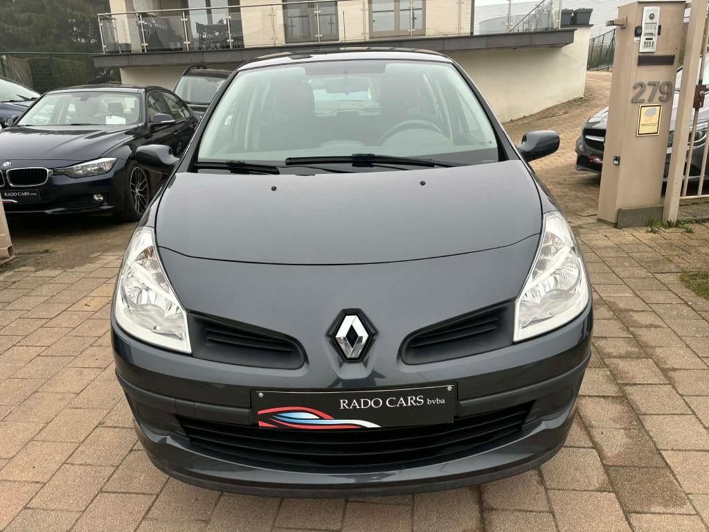 Renault Clio essence de 2008... 68000 km, Autos, Achat, 139 g/km, Entreprise, Boîte manuelle