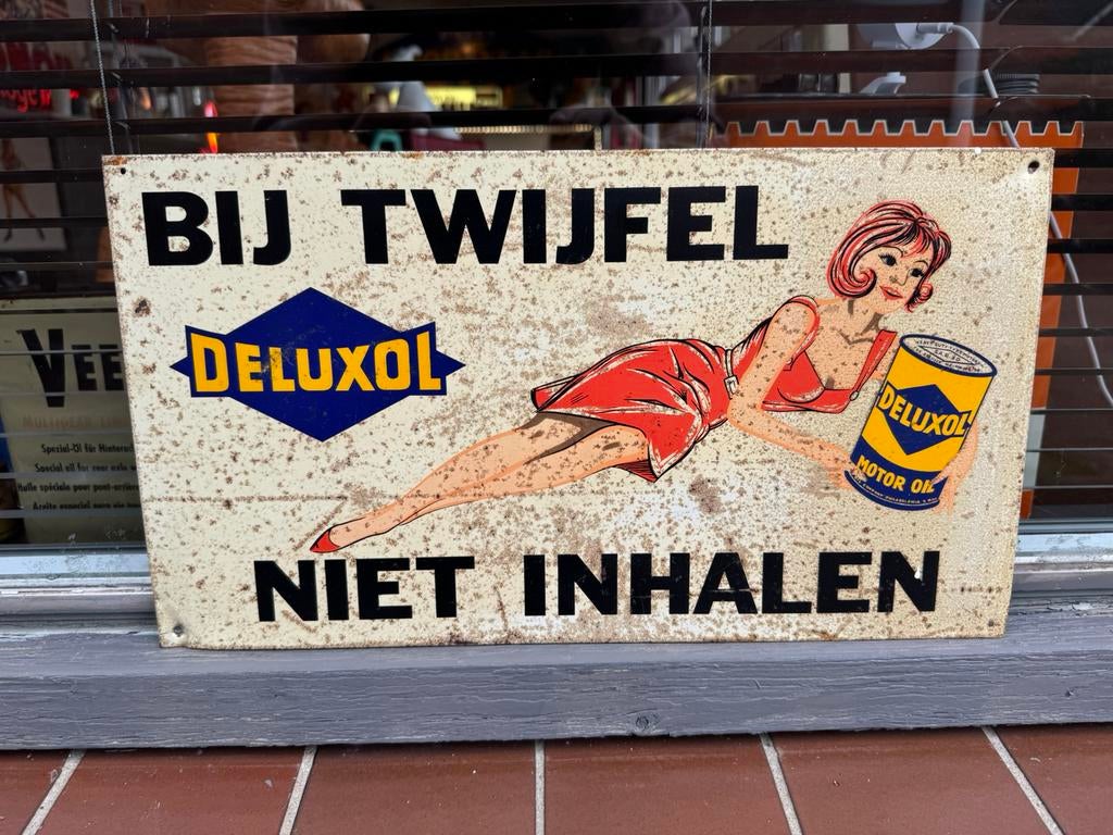 Ancien panneau publicitaire d'huile moteur DELUXOL, Collections, Marques & Objets publicitaires, Enlèvement ou Envoi, Utilisé