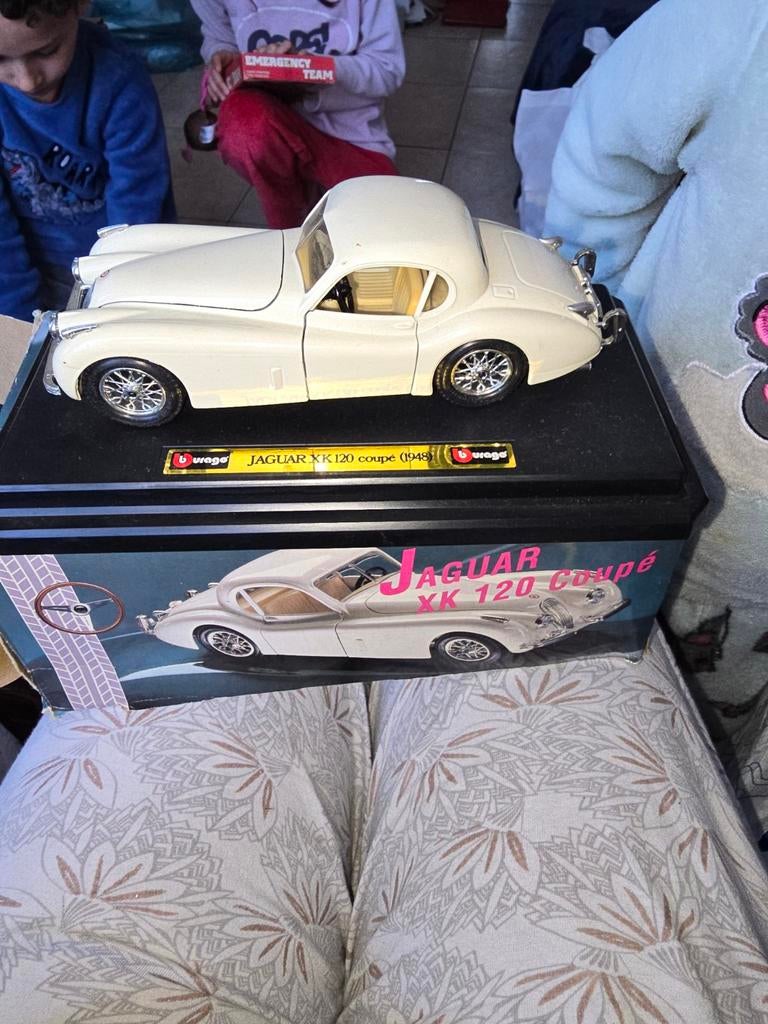 Jaguar xk 120 coupé, Hobby en Vrije tijd, Modelauto's | 1:18, Verzenden