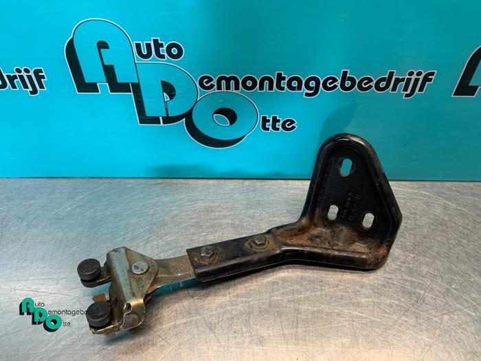 Roulette porte coulissante droite d'un Mercedes Vito (Vito 9, 3 mois de garantie, Utilisé, -, -