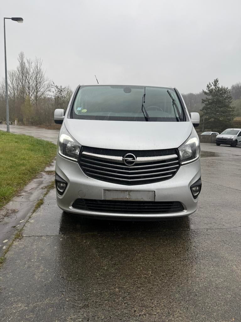 Opel vivaro 1,6 d biturbo / 130000 km /double cabine, Achat, Euro 6, Entreprise, Boîte manuelle