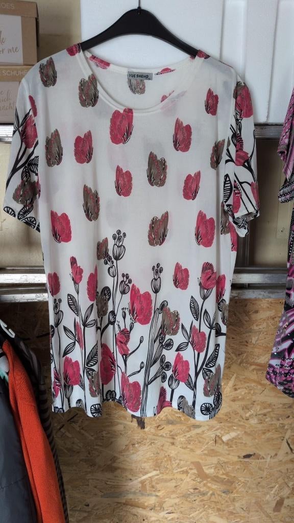 wit t-Shirt met vlinders- xl/xxxl - 5€, Verzenden, Zo goed als nieuw, Wit, Shirt of Top