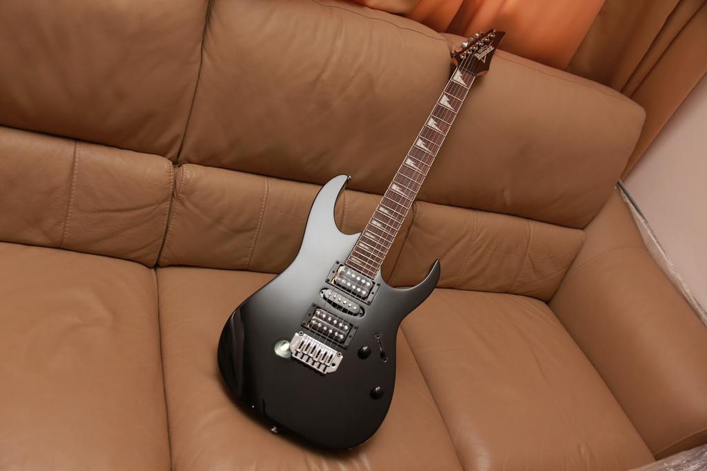 Ibanez GRG170DX Black Guitar elektrische gitaar, Musique & Instruments, Instruments à corde | Guitares | Électriques, Enlèvement