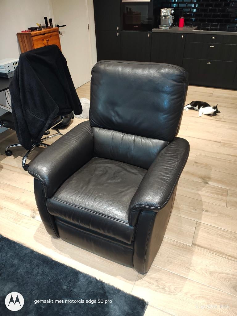 Zwarte leren zetel, Huis en Inrichting, Ophalen, Gebruikt, Eenpersoons, Leer