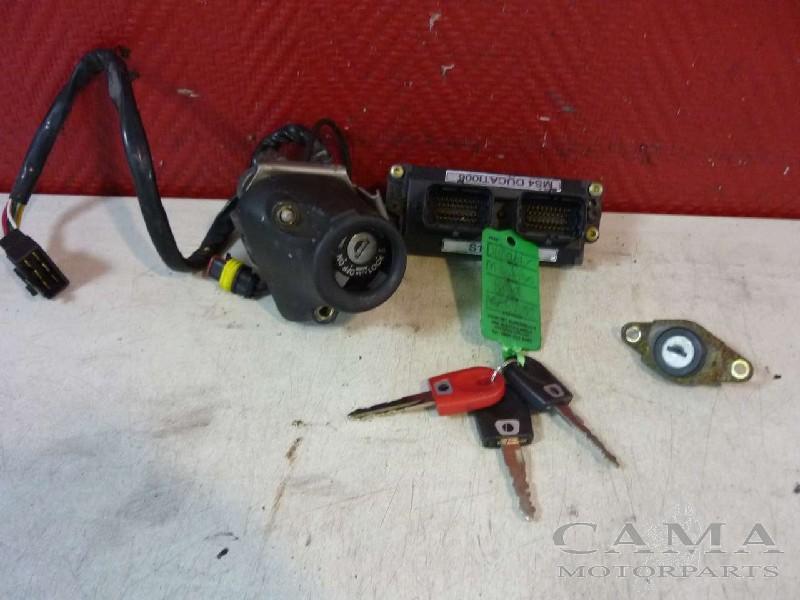 ENSEMBLE DE VERROU ET CYLINDRE DE PORTES Ducati, Dhr. S. di Majo, Utilisé, Info@cama-motorparts.nl, P.J. Troelstraweg 8 8
3144 CX  MAASSLUIS, NL