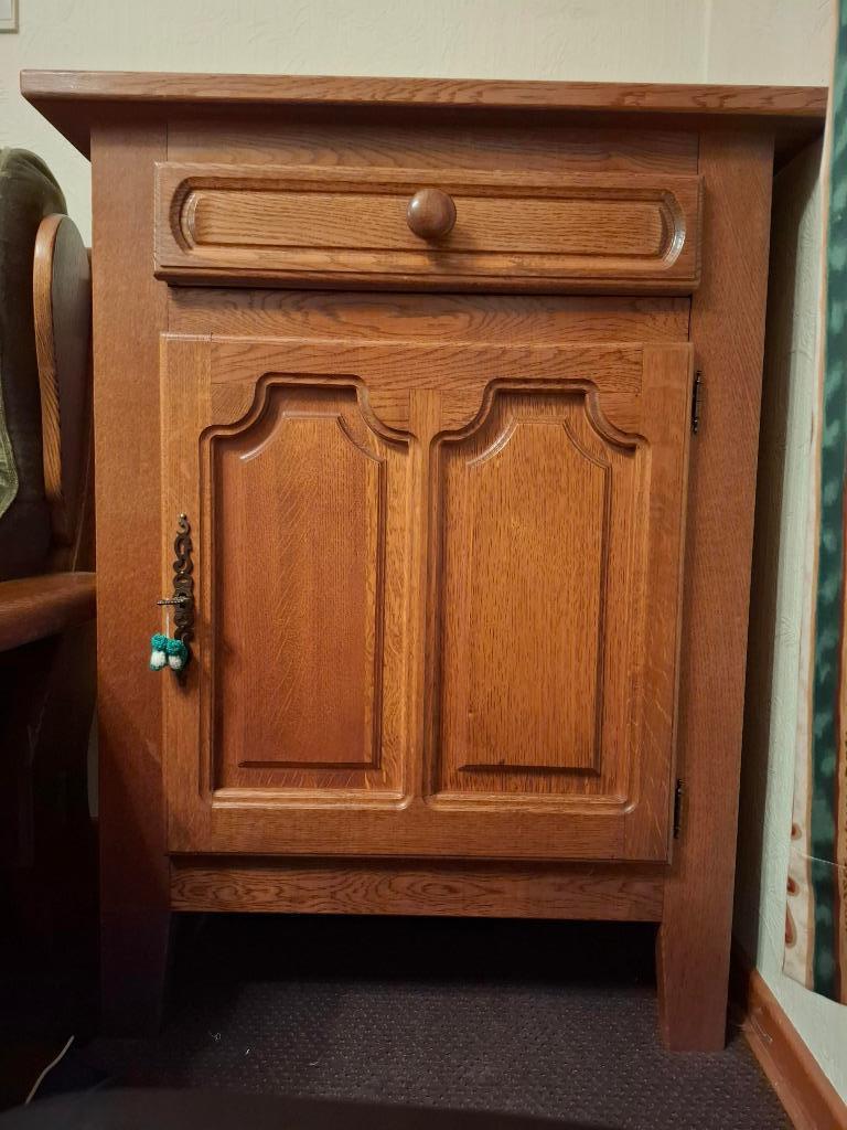 Petit meuble en chêne bon état, Enlèvement, Utilisé