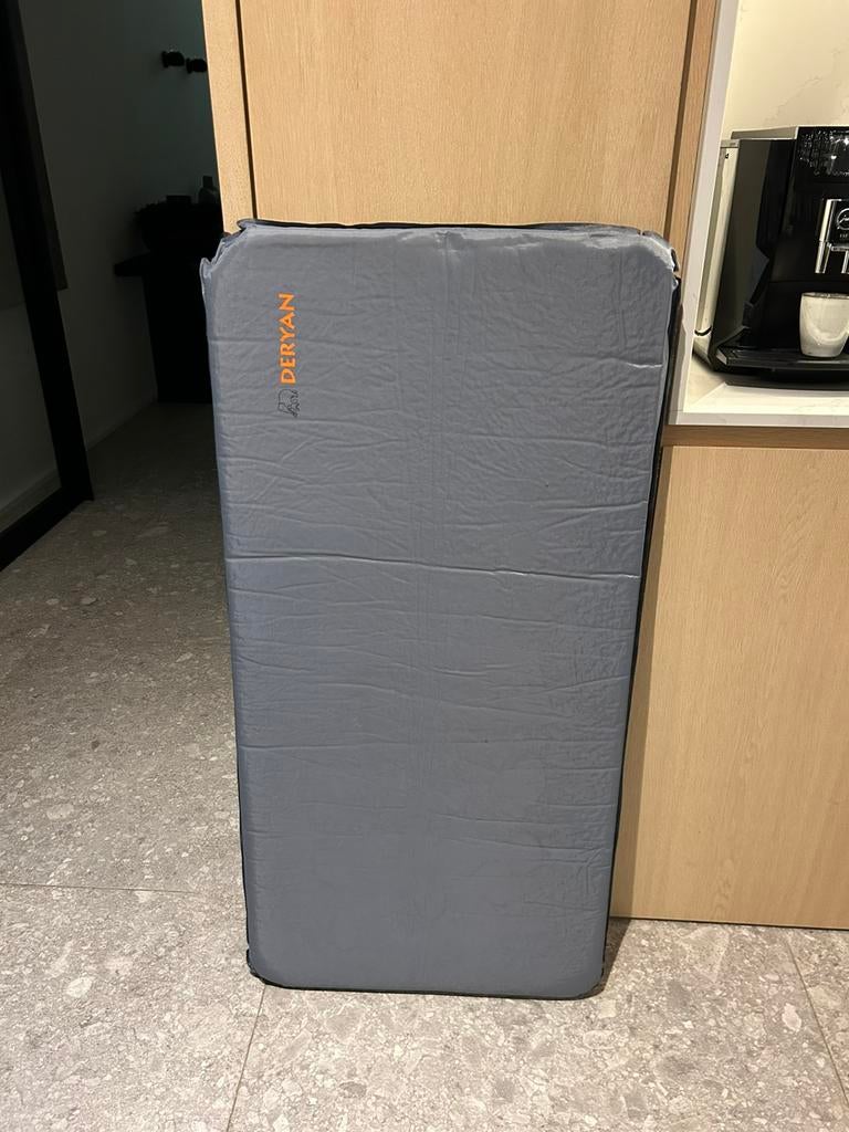 DERYAN zelfopblaasbaar matras 120606 cm (reisbedje), Ophalen, Zo goed als nieuw, Standaard