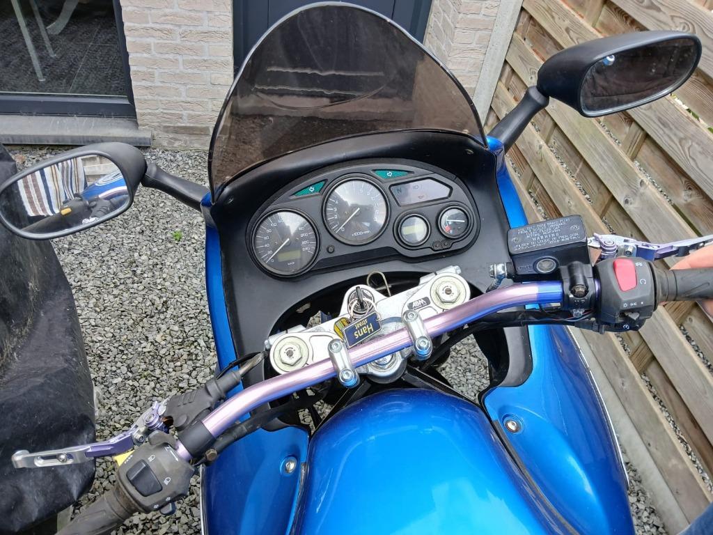 moto suzuki GSXF600