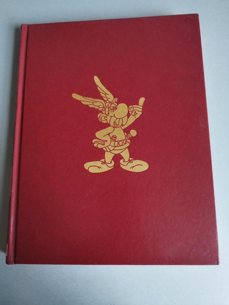 Astérix integrale 3 4 stripverhalen, Livres, Une BD, Enlèvement ou Envoi, Comme neuf