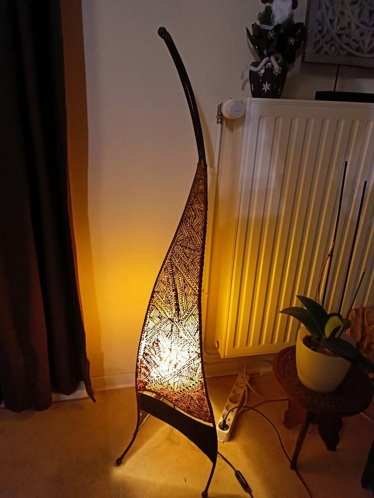 Grande lampe marrocaine artisanale 126 cm, Maison & Meubles, Lampes | Lampadaires, Enlèvement