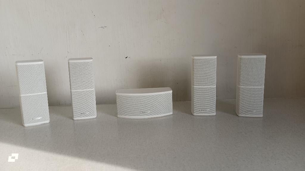 5 haut-parleurs Bose Jewel 2 blancs avec supports muraux, Enlèvement ou Envoi, Comme neuf, Bose, Ensemble Surround sans Subwoofer