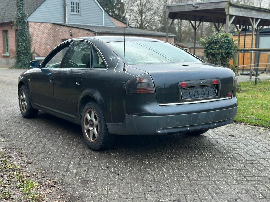 Audi A6 2.4 v6 Essence/Automatique/1000 € export, Autos, Audi, Cuir, Achat, Entreprise, 5 portes