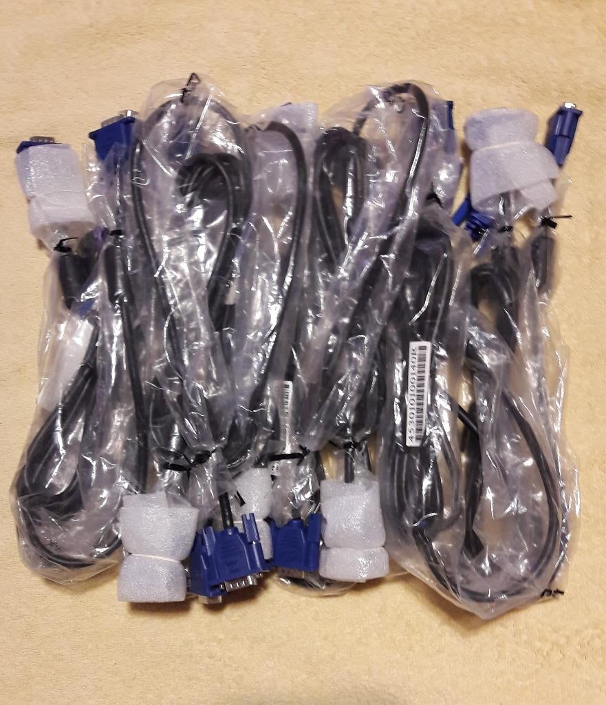 Lot de 10 câbles VGA neufs , encore emballés ., Informatique & Logiciels, Moniteurs, Enlèvement ou Envoi, Neuf, VGA