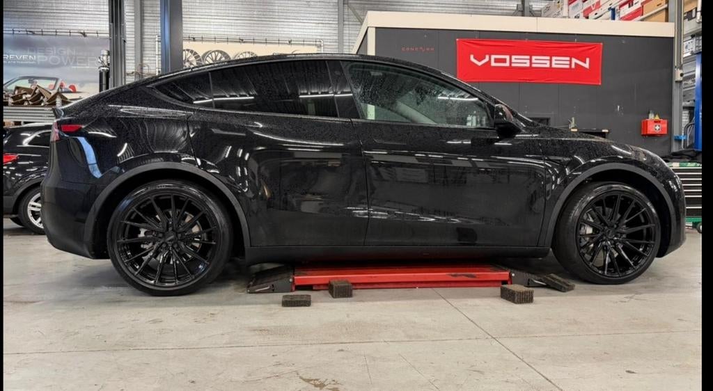 Vossen HF4 21" voor tesla met banden, Ophalen, Band(en)