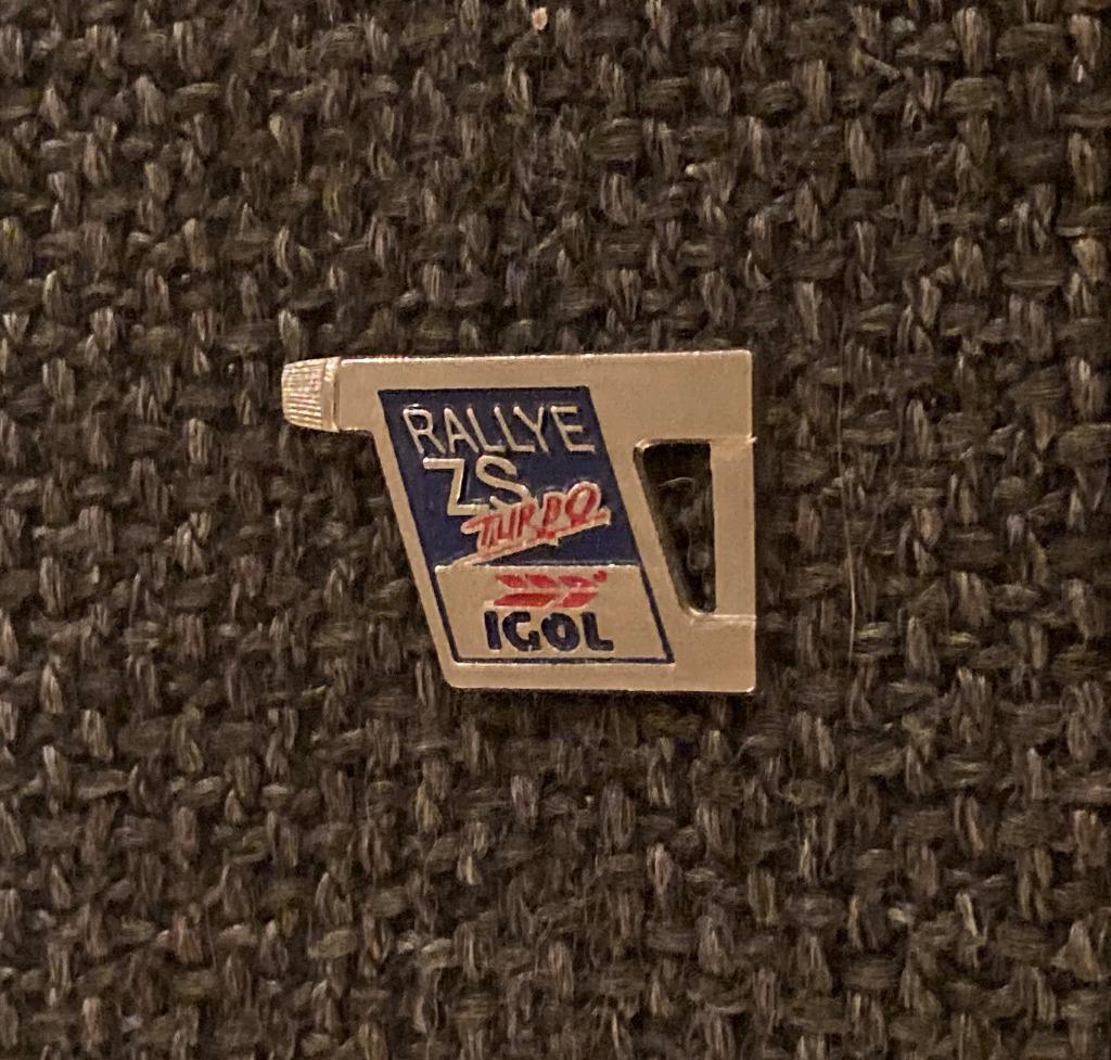 PIN - IGOL - HUILE MOTEUR - MOTOROLIE - RALLYE - RALLY, Envoi, Utilisé, Transport, Insigne ou Pin's
