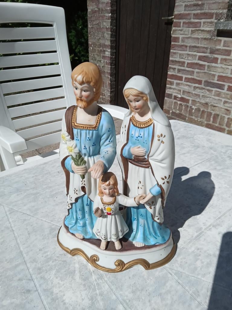 Beeld Heilige Familie, Ophalen