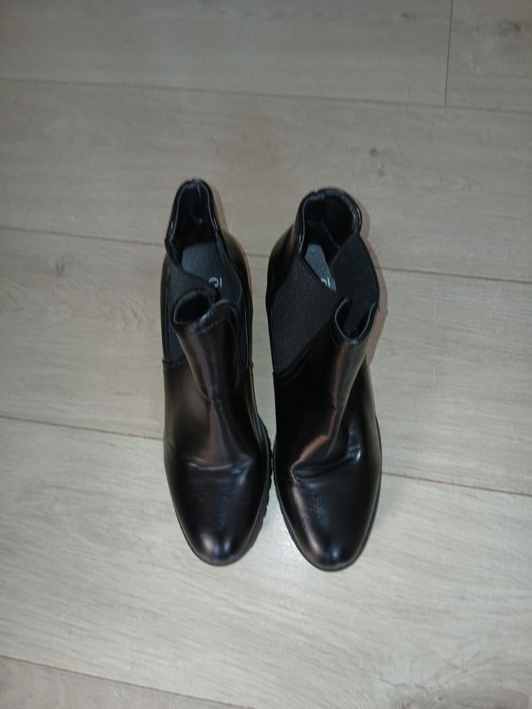 Paires de bottes pointure 39, Ophalen