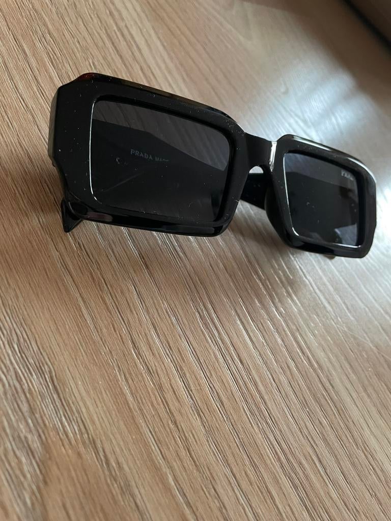 Nouvelles lunettes Prada originales, Bijoux, Sacs & Beauté, Lunettes de Soleil & Lunettes | Femmes, Enlèvement ou Envoi, Comme neuf