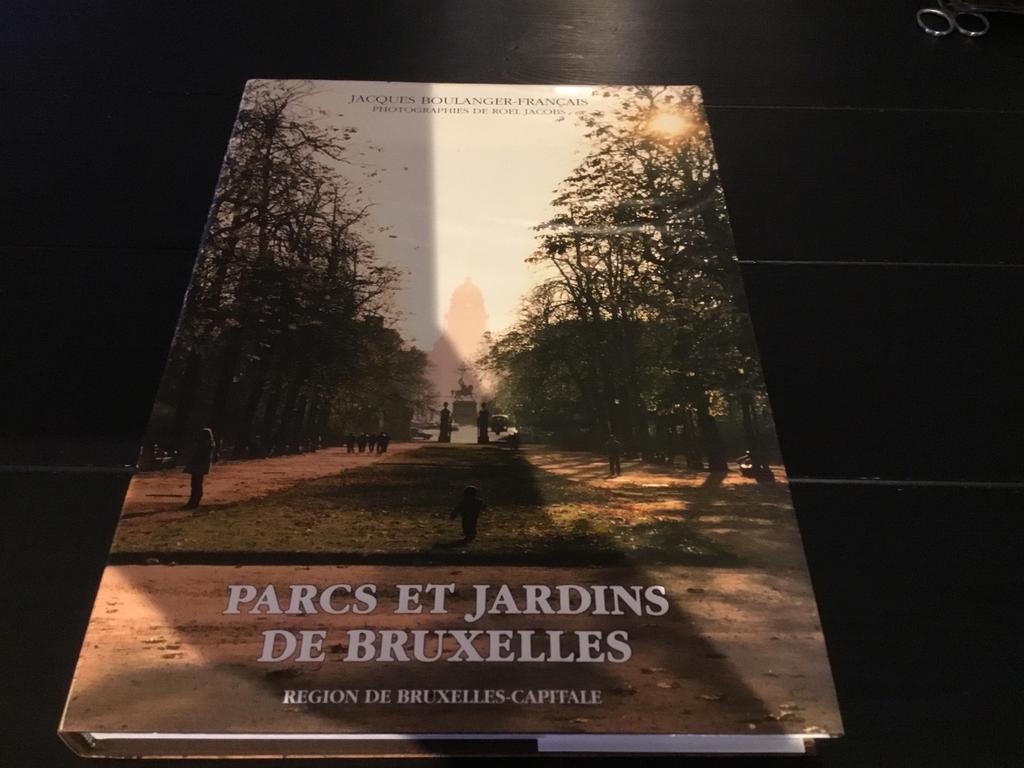 Parcs et Jardins de Bruxelles, Ophalen of Verzenden, 20e eeuw of later, Gelezen