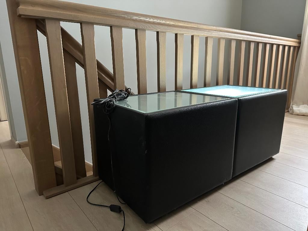 2 leuke nachtkastjes in zwart leder, Huis en Inrichting, Slaapkamer | Nachtkastjes, Ophalen, Overige materialen, Gebruikt, 45 tot 65 cm