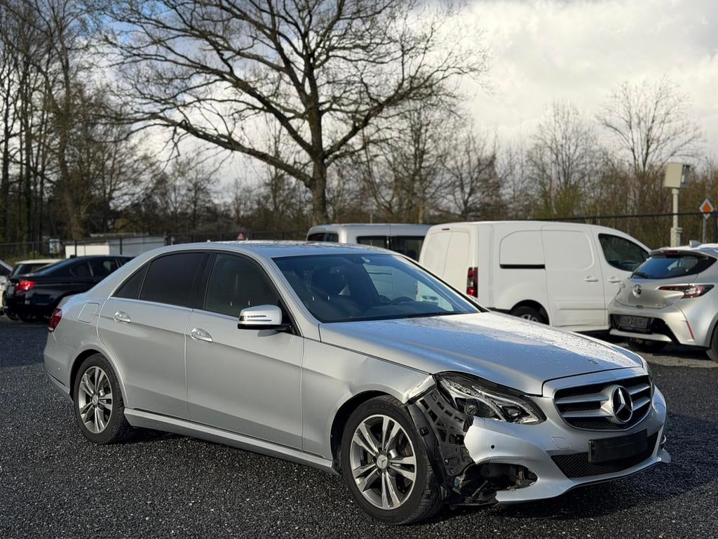 MERCEDES E200, Autos, Achat, 4 portes, Entreprise, Noir