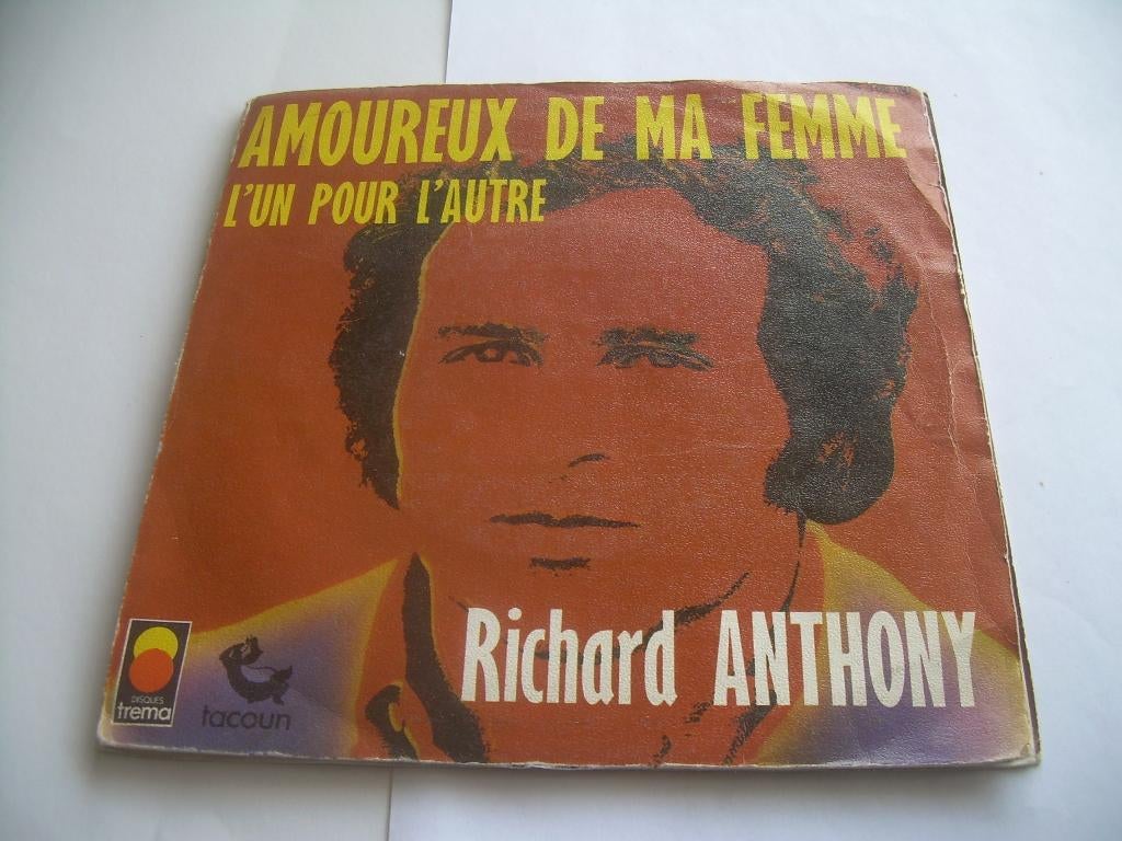 45T - CÉLIBATAIRE - Richard Anthony - Amoureux de ma femme, Enlèvement ou Envoi, Comme neuf, 7 pouces, Single