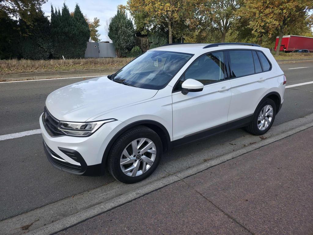 Volkswagen Tiguan 2.0 TDi SCR 4Motion Life Business DSG 1E, Auto's, Automaat, Stof, Gebruikt, 4 cilinders
