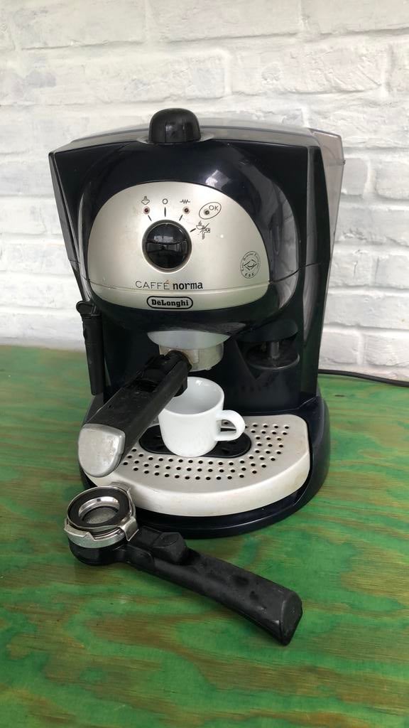 Expressomachine, Café moulu, Machine à espresso, Réservoir d'eau amovible, Comme neuf