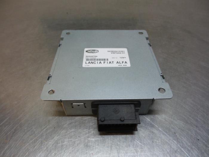 Module radio d'un Alfa Romeo Mito, Autos : Pièces & Accessoires, Électronique & Câbles, Alfa Romeo, Utilisé, Enlèvement ou Envoi