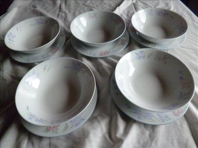 NIEUWE mooie bordjes + onderbordjes, Huis en Inrichting, Keuken | Servies, Ophalen of Verzenden, Nieuw, Aardewerk, Bord(en)