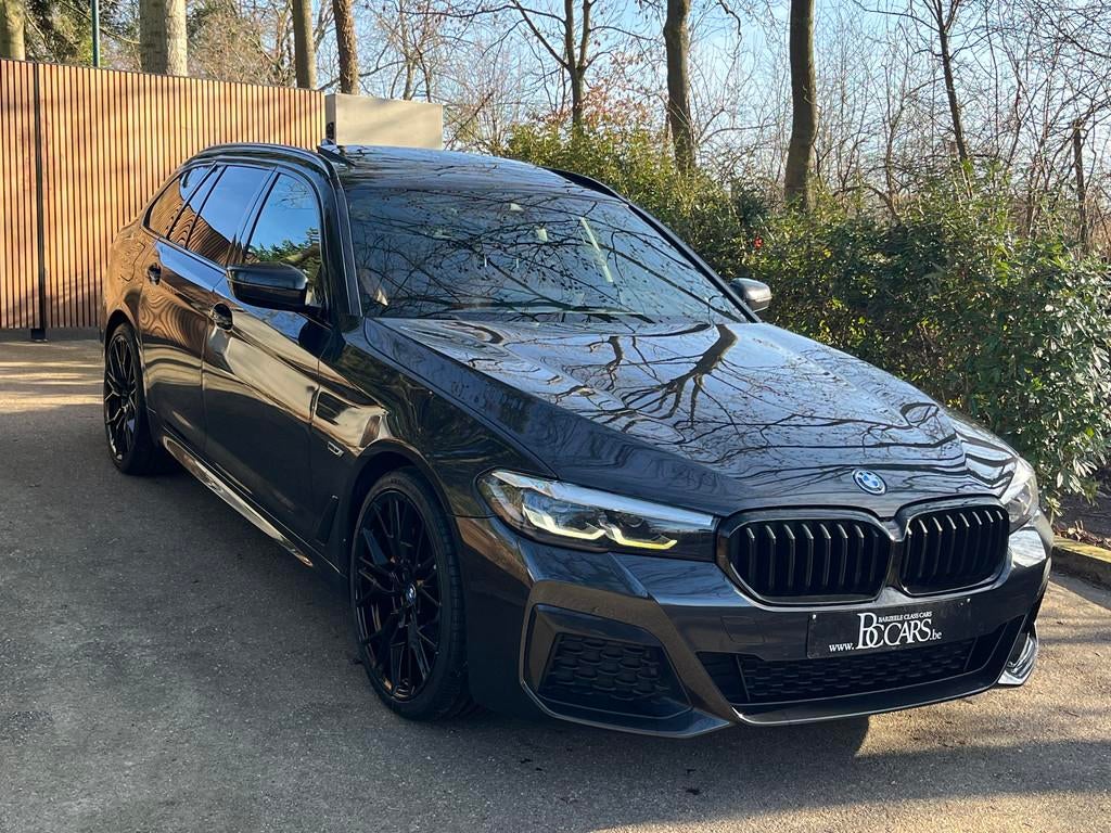 BMW 5 Serie 530 LCI M-Pakket-Panodak-Cockpit Pro-Head Up-20", Autos, BMW, Cuir, Euro 6, Carnet d'entretien, 5 portes