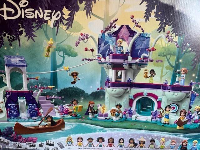 Lego Disney: de betoverde boomhut (43215), Kinderen en Baby's, Speelgoed | Duplo en Lego, Zo goed als nieuw, Lego, Complete set
