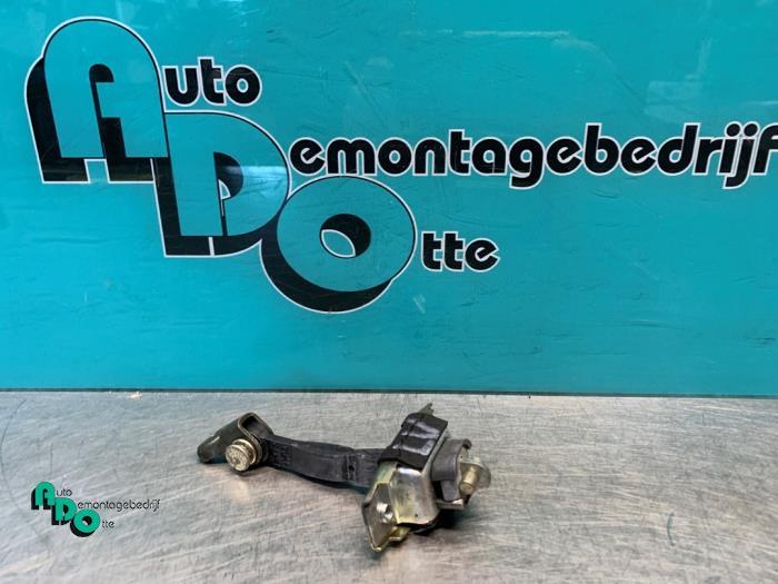 Deurvanger 4Deurs links-voor van een Lexus IS 200 (IS 200 99, Gebruikt, -, -, -