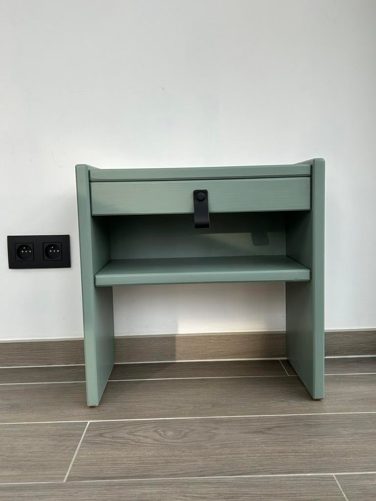 Tafeltje/kastje, Ophalen, 50 tot 100 cm, Vierkant, Zo goed als nieuw