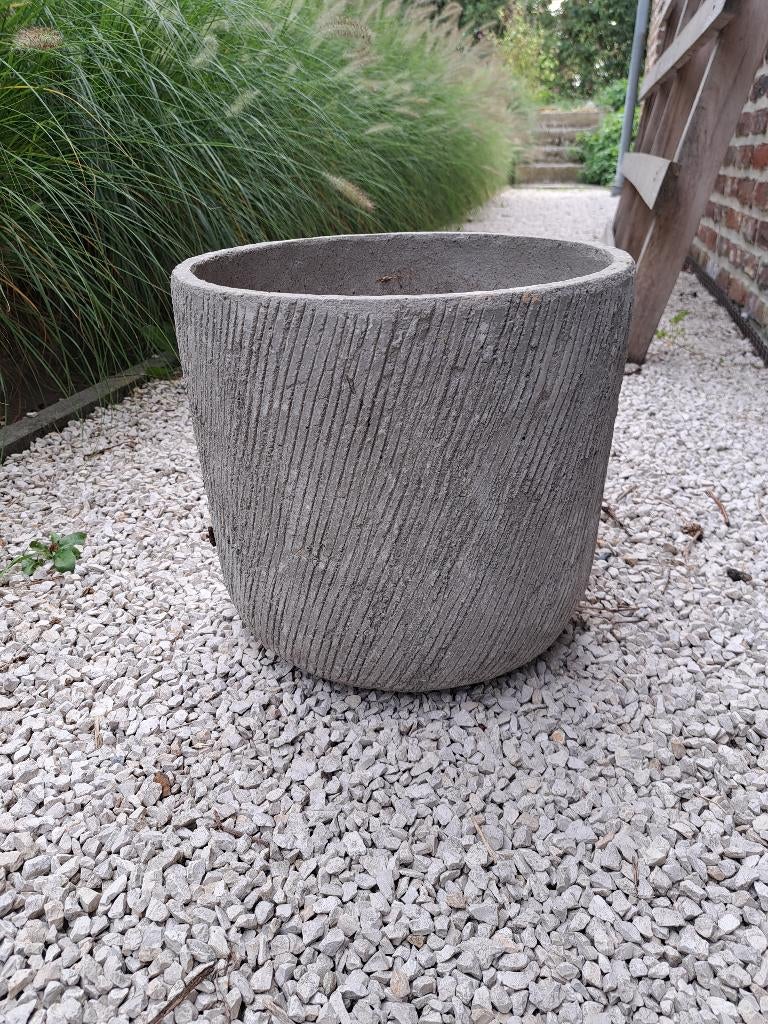 Grand pot de fleurs en béton, 25 à 40 cm, Béton, Enlèvement, Utilisé