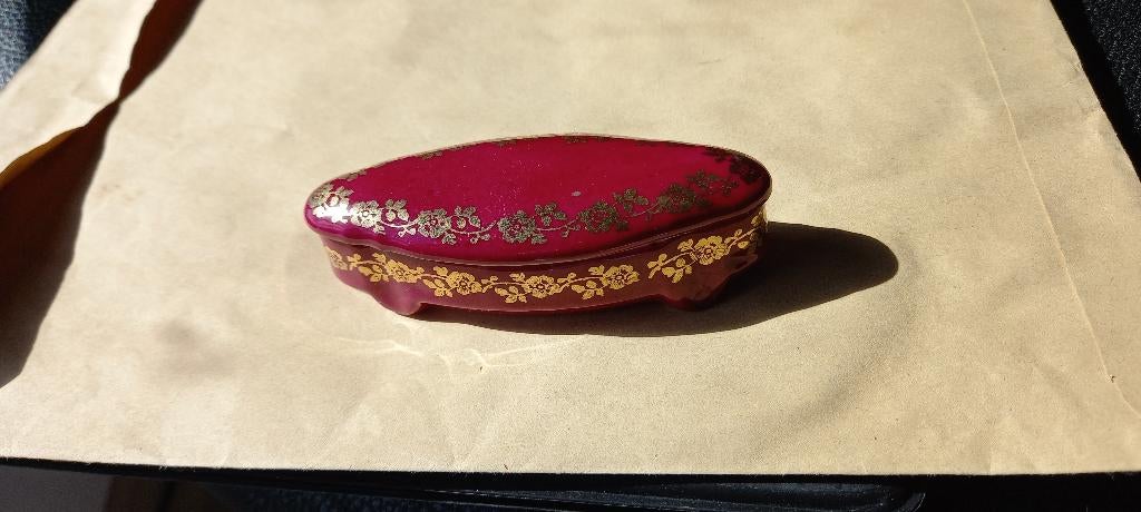 Boite à bijoux en porcelaine, Enlèvement ou Envoi